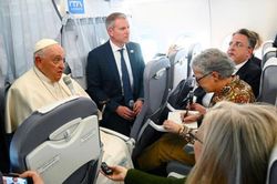 Giáo hoàng Francis tiết lộ Vatican tham gia sứ mệnh hòa bình bí mật cho Ukraine