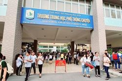 34 học sinh đầu tiên trúng tuyển vào Trường THPT chuyên Đại học Sư phạm Hà Nội