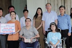 Trao hơn 256 triệu đồng đến nữ sinh Võ Thị Châu Loan