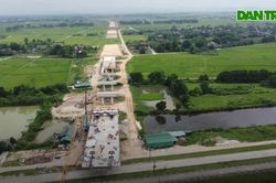 Hình hài cầu 1.200 tỷ đồng vượt sông dài nhất trên tuyến cao tốc Bắc - Nam