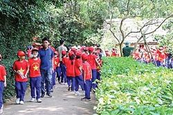 Hàng vạn du khách hướng về quê Bác dịp 30/4-1/5
