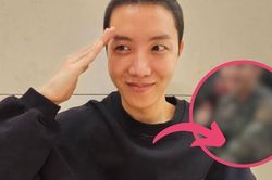 Cập nhật những bức ảnh mới của J-Hope BTS trong quân đội: ăn sạch khay thức ăn