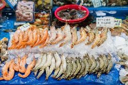 Cô gái Việt kể chuyện đi chợ hải sản tươi sống nổi tiếng Hàn Quốc: Có thể ăn ngay tại chợ luôn, 4 triệu đồng một bữa không gọi là đắt