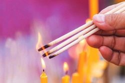 Văn khấn ngày rằm tháng 3 âm lịch Quý Mão 2023 theo truyền thống Việt Nam