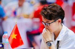 Tôn Nữ Hồng Ân cùng anh trai ruột thi đấu cờ ouk chaktrang ở SEA Games 32