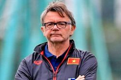 HLV Troussier chưa hài lòng với hàng công U22 Việt Nam