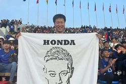 Vì sao người Campuchia yêu mến HLV Keishuke Honda đến vậy?