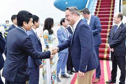Thủ tướng Đại Công quốc Luxembourg bắt đầu thăm chính thức Việt Nam