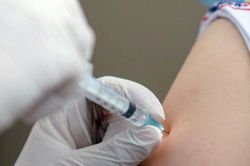 Những đối tượng tiêm chủng vaccine bắt buộc