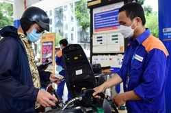 Giá xăng dầu trong nước giảm mạnh từ 15h chiều nay