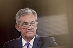 Fed tiếp tục tăng lãi suất