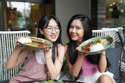 Cơm sườn 150.000 đồng/dĩa ở TP.HCM