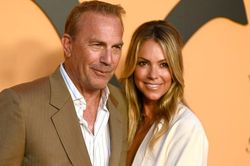 Khối tài sản 250 triệu USD của Kevin Costner không mất dù chỉ 1 USD nhờ hợp đồng tiền hôn nhân?