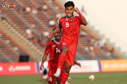 Thắng 5-0 Myanmar, U22 Indonesia giành lại ngôi đầu bảng A