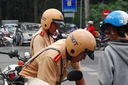 Chậm nộp phạt vi phạm giao thông bị tính lãi theo ngày