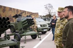 Cận cảnh pháo phản lực mini quốc gia thành viên NATO viện trợ cho Ukraine