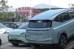 Bán chiếc xe đã được khách đặt cọc, đại lý thản nhiên đổ lỗi cho máy tính