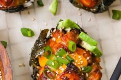 Ngạc nhiên với công thức siêu đơn giản của món sushi từng khuấy đảo cộng đồng yêu bếp