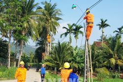 Tăng giá điện 3%, người dân chịu áp lực ra sao?