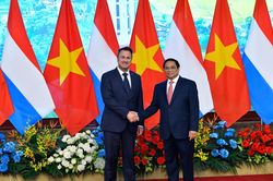 Thủ tướng Phạm Minh Chính hội đàm với Thủ tướng Luxembourg