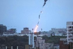Ukraine tự bắn hạ máy bay không người lái ở Kyiv