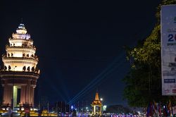 Đường phố Phnom Penh rực rỡ sắc màu sẵn sàng cho lễ khai mạc SEA Games 2023