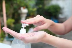 Giật mình 4 thứ bẩn nhất toilet công cộng, không phải bồn cầu