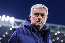 PSG bí mật đàm phán với Jose Mourinho