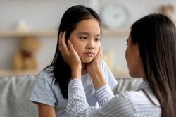 Cha mẹ bớt nói 3 câu này để con cái trưởng thành hạnh phúc