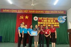 Cam Ranh: Trao 100 triệu đồng hỗ trợ mô hình sinh kế cho phụ nữ nghèo