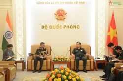 Thượng tướng Hoàng Xuân Chiến tiếp Tùy viên Quốc phòng Ấn Độ