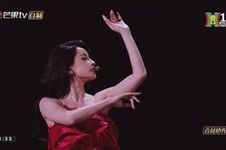 Chi Pu chào sân 'Đạp gió 2023' đầy ấn tượng