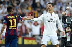 Eddie Howe kêu gọi Ronaldo và Neymar về Newcastle