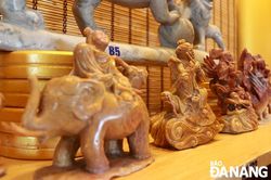 Cận cảnh hiện vật bên trong Bảo tàng Ký ức điêu khắc đá mỹ nghệ Non Nước