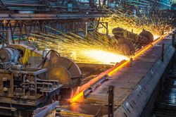 Mirae Asset: Giá điện tăng 3% có thể khiến ngành thép mất 15% lợi nhuận
