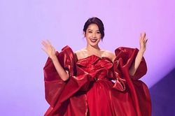 Bộ váy 'đóa hoa hồng' giúp Chi Pu ghi điểm ở Đạp Gió 2023 đắt tới mức giật mình?