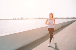 Tập thể dục an toàn trong mùa nắng nóng