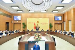 Ủy ban Thường vụ Quốc hội sẽ xem xét, cho ý kiến hai luật liên quan đến xuất, nhập cảnh