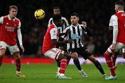 Soi kèo Newcastle vs Arsenal, nhận định bóng đá Anh (22h30, 7/5)