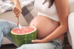 Mẹ bầu ăn dưa hấu thế nào tốt cho sức khỏe?
