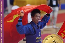 Sốt gần 40 độ, võ sĩ Việt Nam vẫn xuất sắc giành HCV SEA Games