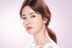 Song Hye Kyo đáp trả sau khi bị chê già 'như bà thím'