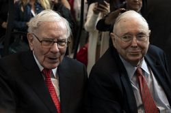 Tỷ phú Warren Buffett và Charlie Munger kêu gọi Mỹ hòa thuận với Trung Quốc