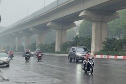Đón 2 đợt không khí lạnh, Hà Nội mưa dông, dịu mát cả tuần tới