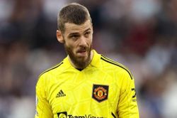 Đồng đội ngỡ ngàng trước sai lầm của De Gea