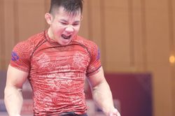 Đối thủ dùng chiêu thức 'dị', võ sĩ Việt hóa giải thần sầu để giành HCV SEA Games