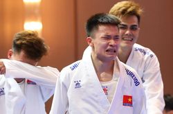 Karate Việt Nam ngược dòng giây cuối như phim hành động, giành vàng SEA Games với kịch bản điên rồ