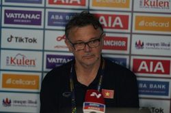 HLV Troussier: 'Tôi không muốn chọn đối thủ ở bán kết'