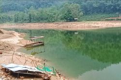 Bất thường xả nước hồ chứa nguy cơ ảnh hưởng sản xuất