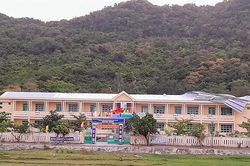 Dông lốc làm tốc mái trường học tại Cù Lao Chàm